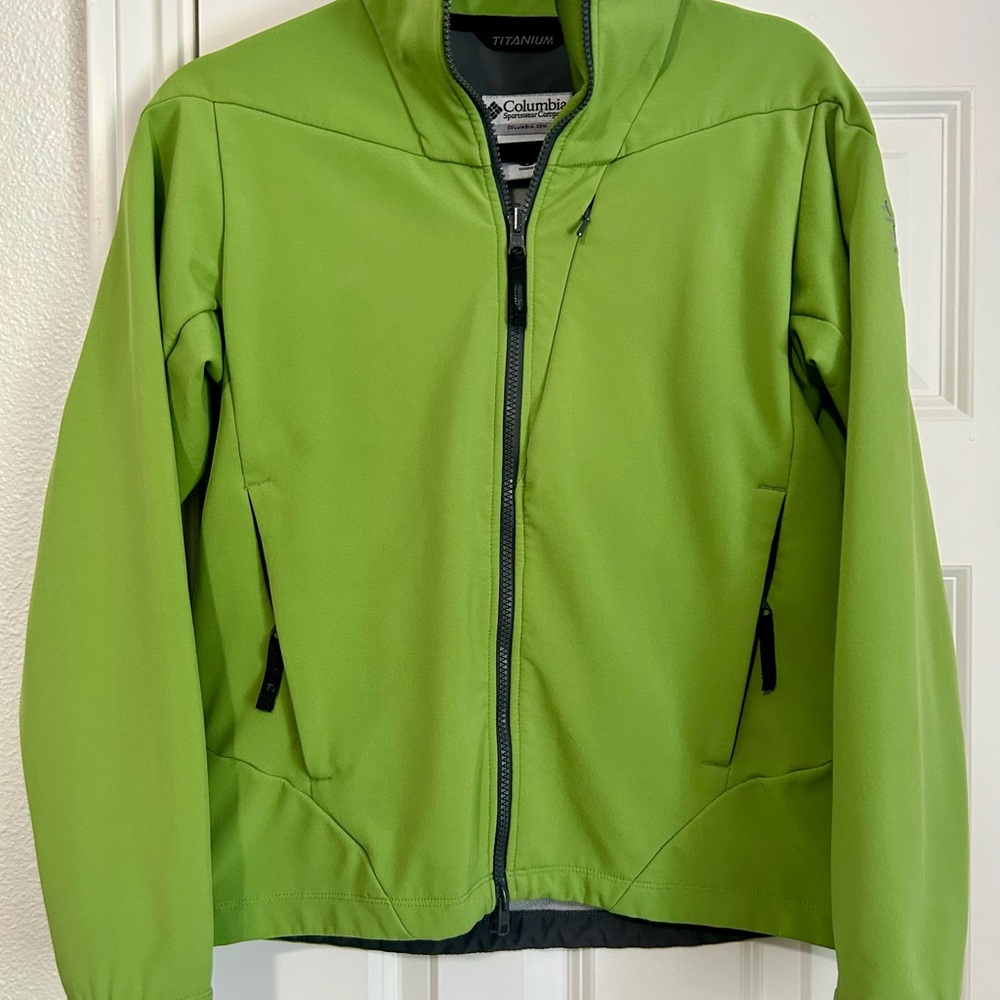 Columbia Women’s Jacket Full Zip RN # 69724